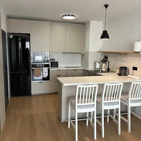 Near Mrbricolage דירה *