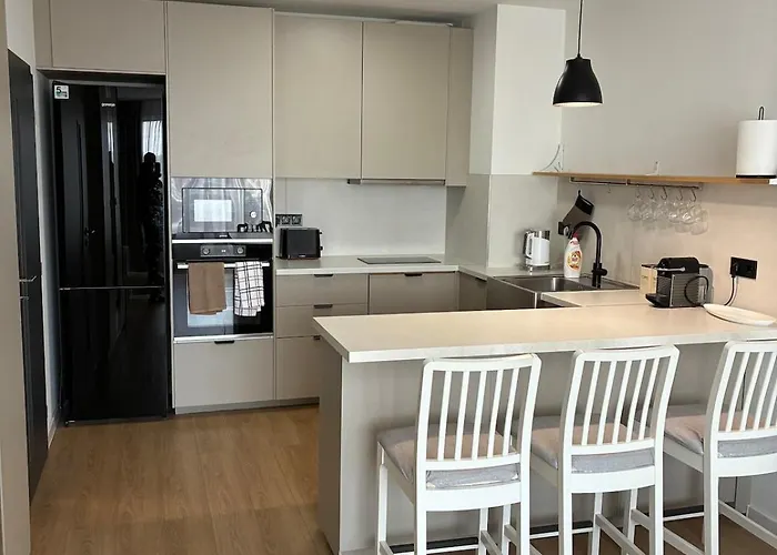 Near Mrbricolage Апартаменты *