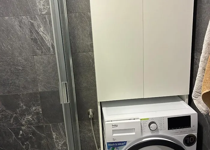 Near Mrbricolage Апартаменты *